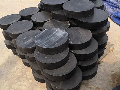 矿区板式橡胶支座由若干层橡胶片与薄钢板经加压硫化